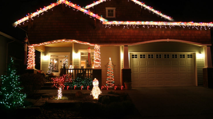 How to Save on Your Electricity Bills This Holiday Season